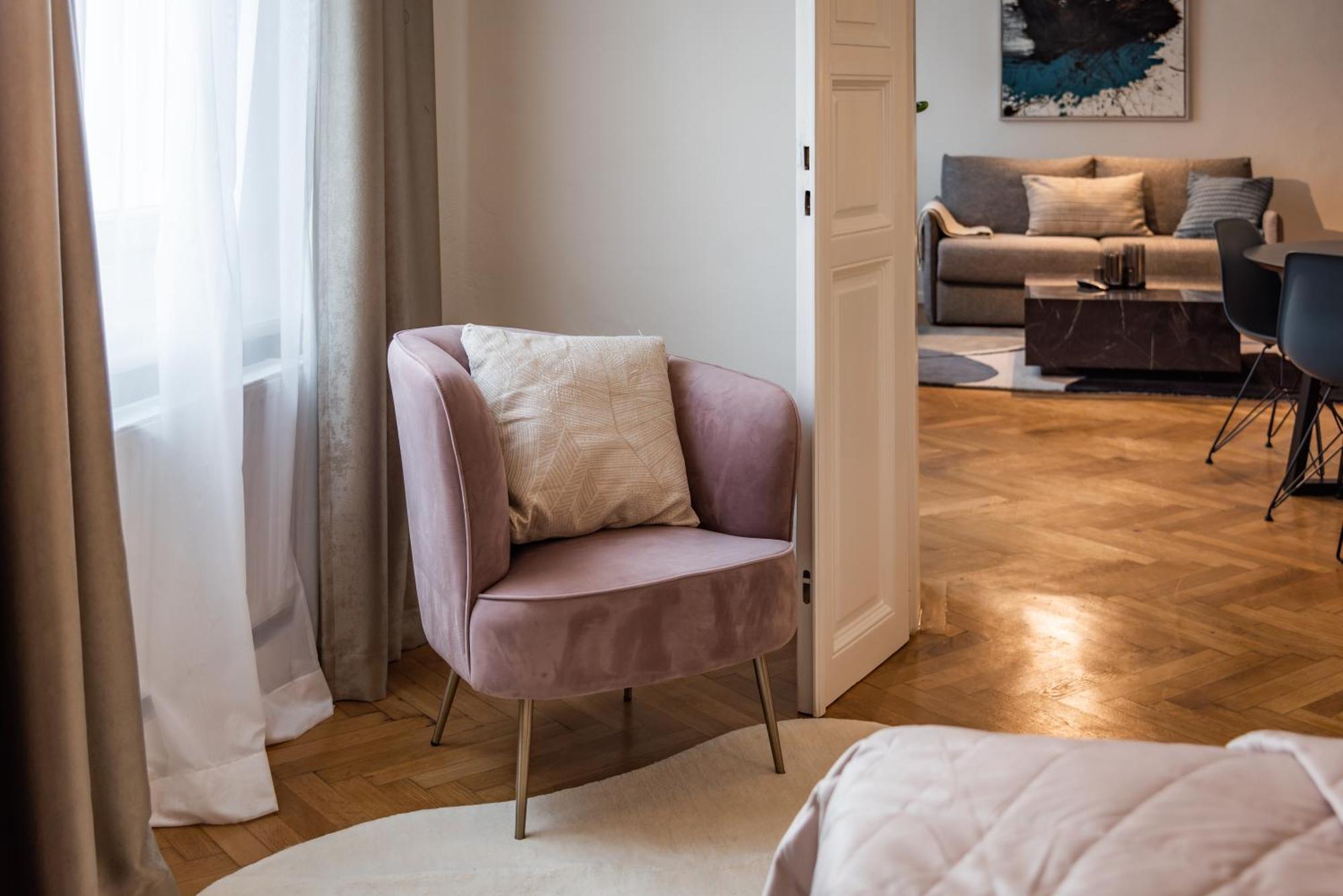 Apartment Luxury Design In Center Graz