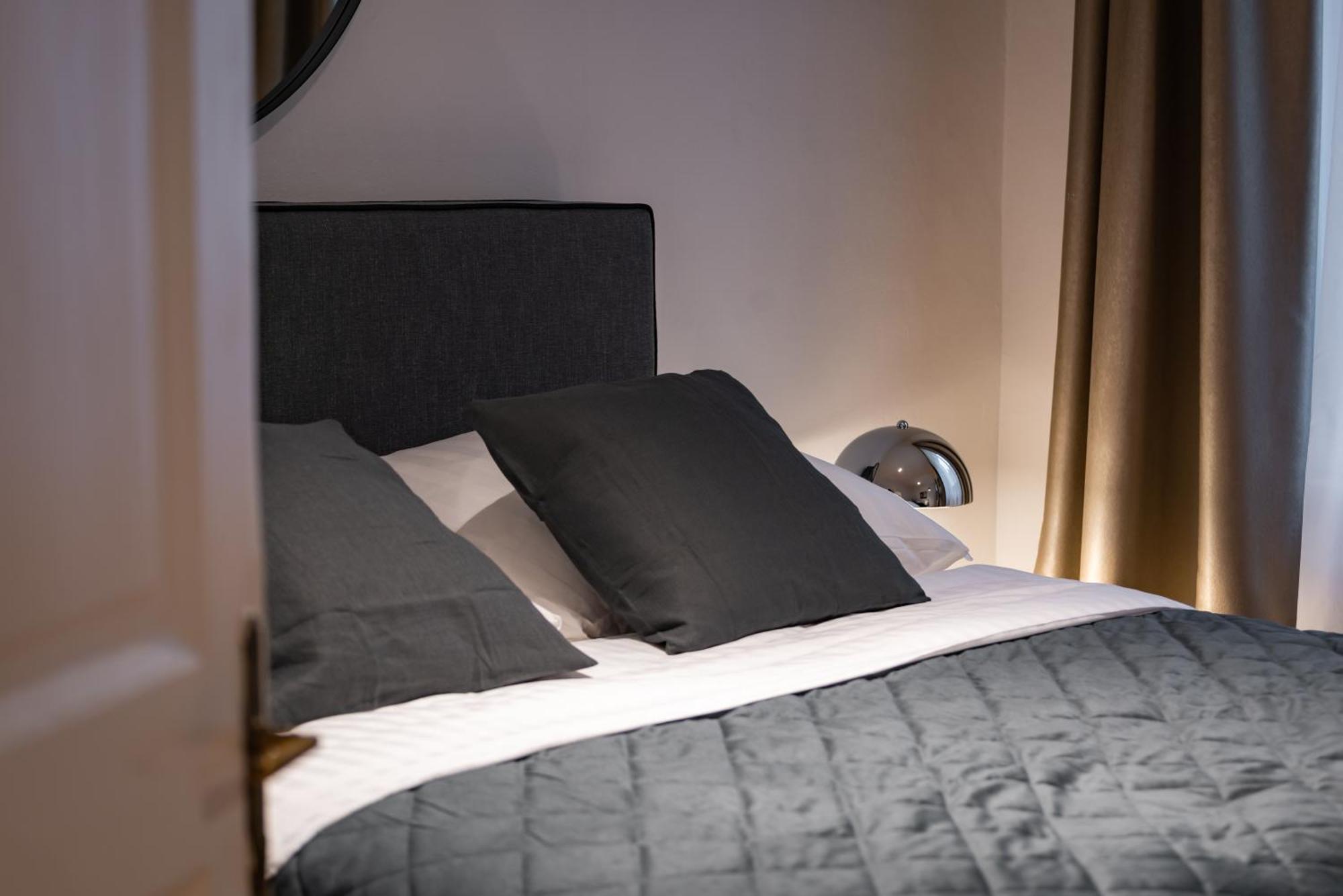 Luxury Design In Center Apartment *