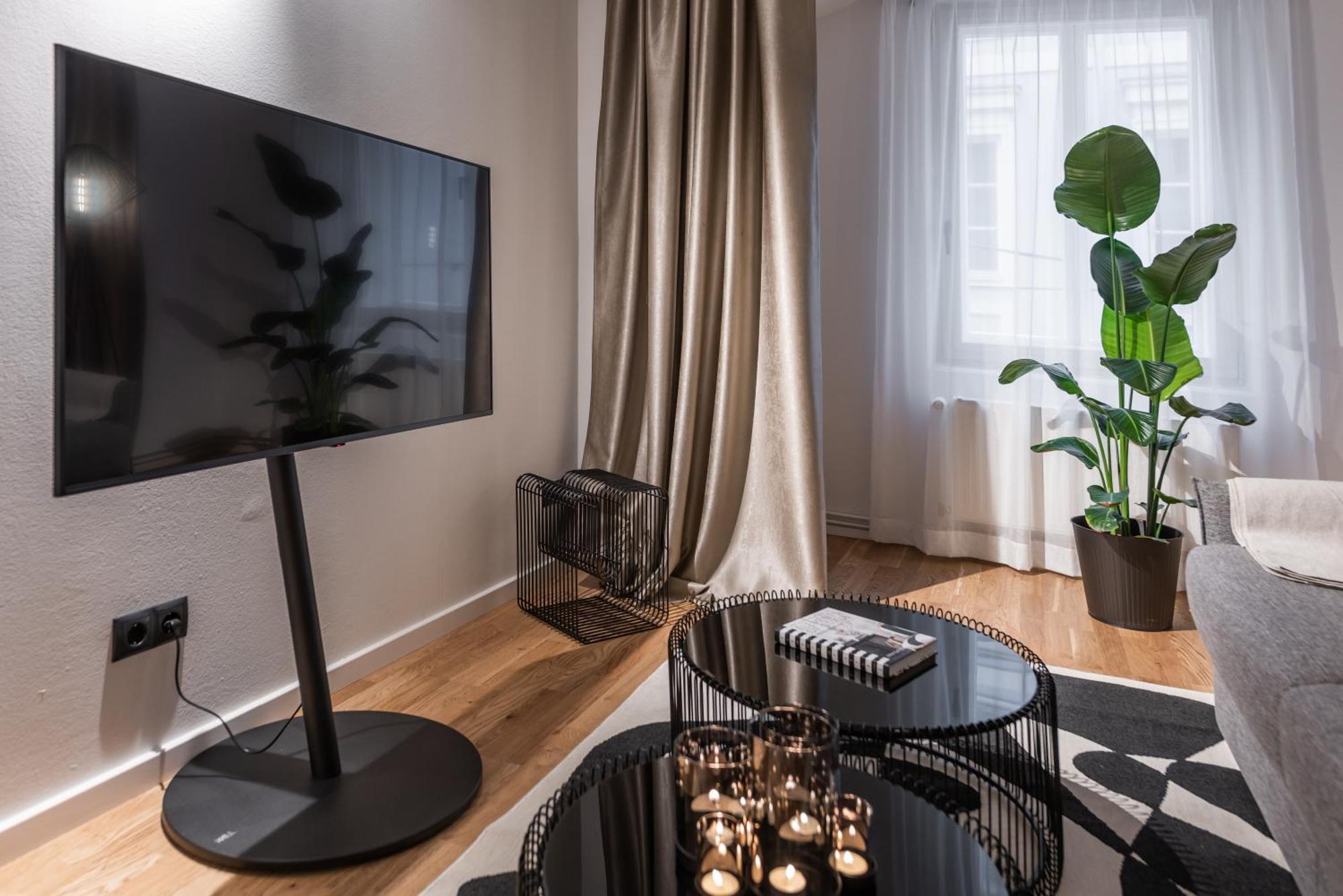 Apartment Luxury Design In Center